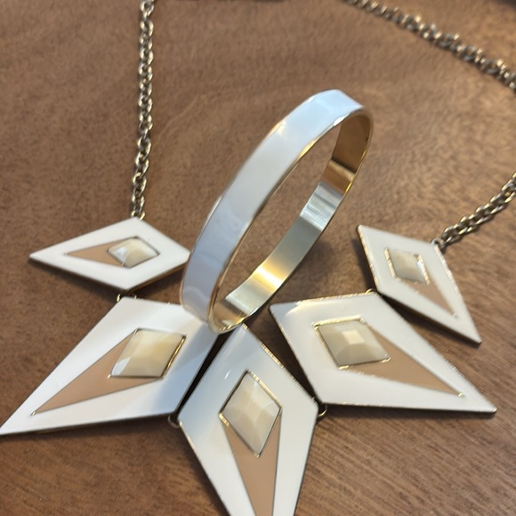 Mid Century Modern Enameled ivory and Gold tone necklace and bracelet set - Picture 2 of 3